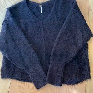 FREE PEOPLE v-neck soft fuzzy sweater Size S